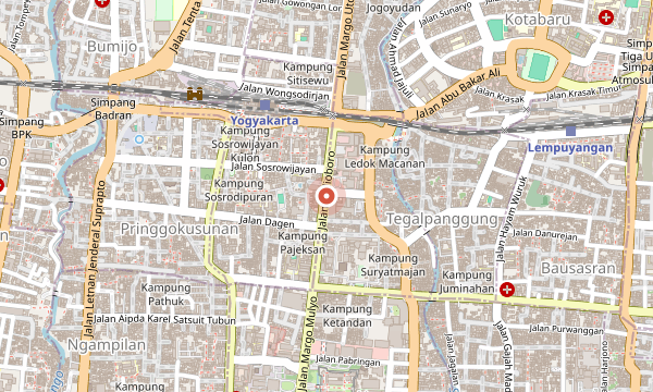 agentdoxed's tweet photo. @n0valiere My best guess: Malioboro Street, Yogyakarta  ·  ~90% sure

Why:
• Dunkin' sign visible
• Pedestrian street with benches
• Tropical trees lining street
• Distinctive street lamps
• Tactile paving for blind

-7.7928, 110.3659 https://t.co/3MxNyN9uSV