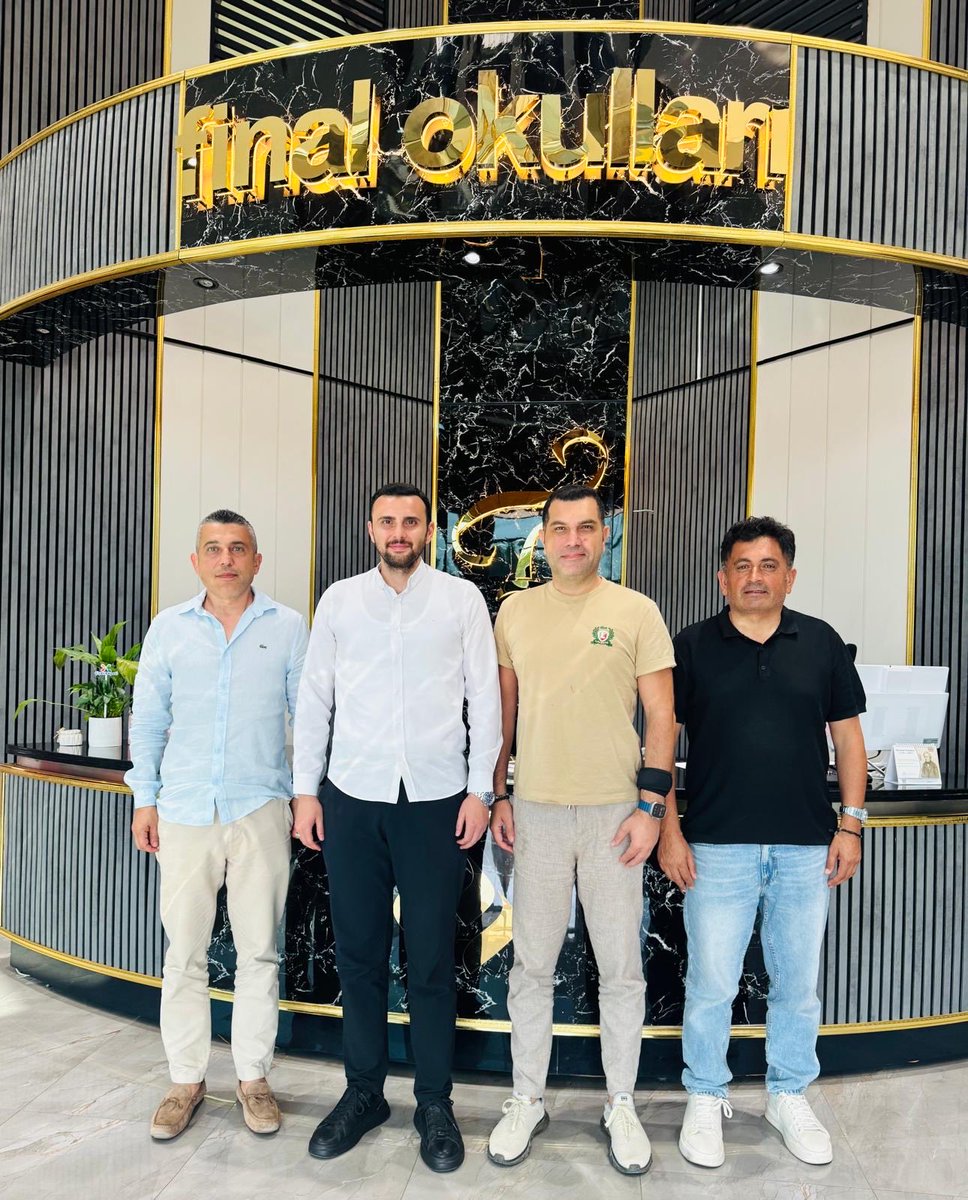 avyunusemrekurt's tweet photo. İzmit Final Okulları Kurucusu, değerli dostum Emin Polat’ı; Kocaelispor Sportif Direktörü Metin Özkan ve iş insanı, hemşehrim Ercan Fırıncı ile birlikte ziyaret ettik. https://t.co/2yA134JeXa