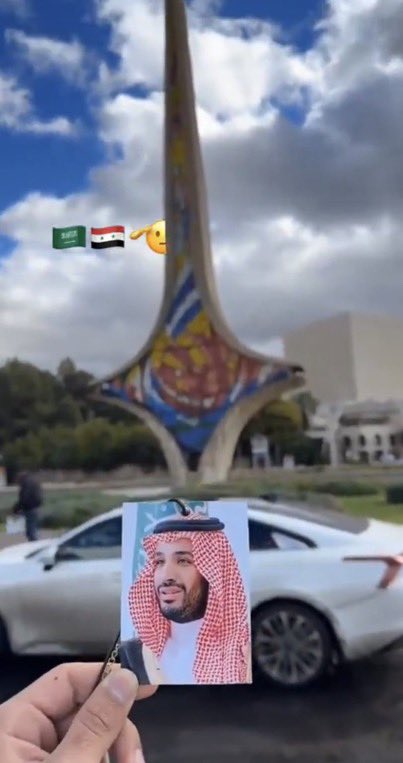 TRNP_0's tweet photo. ولي العهد خلال عام واحد … من أربع عواصم عربية

سوريا 🇸🇾 
السودان 🇸🇩 
اليمن 🇾🇪 
لبنان 🇱🇧 https://t.co/bBmaFtC39r