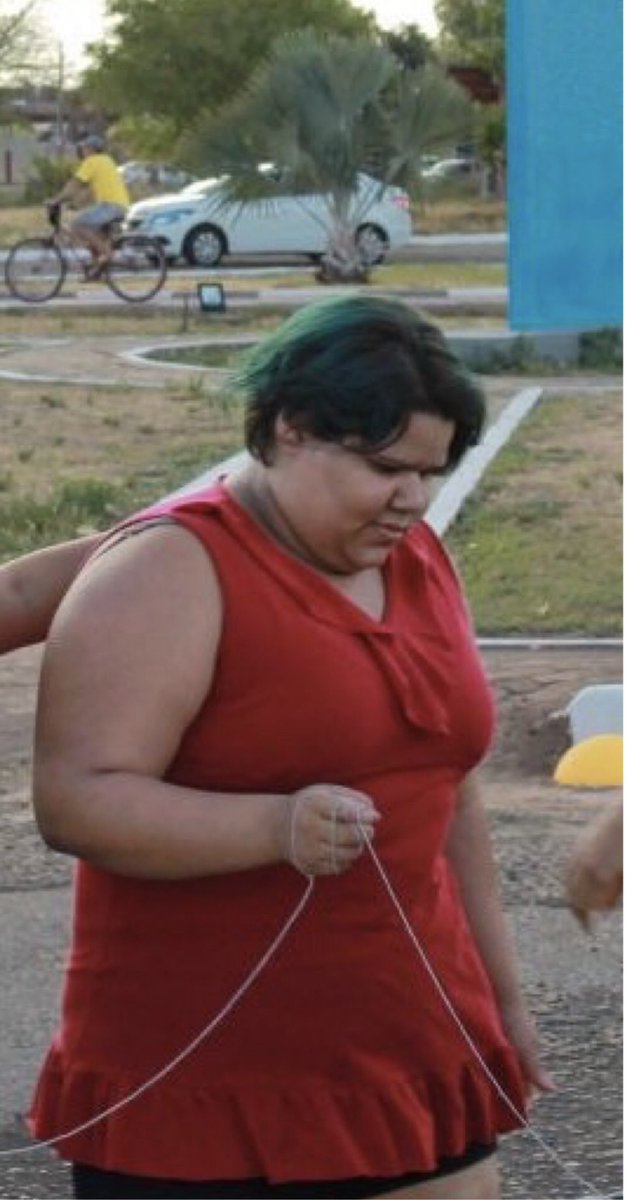 anewmoonn's tweet photo. Zerando essa trend de antes e depois ✨
Já se foram -56kg
Parei de abusar de substancias como alcool e cigarro 
Virei nutri pra ajudar outras pessoas que passaram pelo mesmo que eu https://t.co/ZeXMV8hFa9
