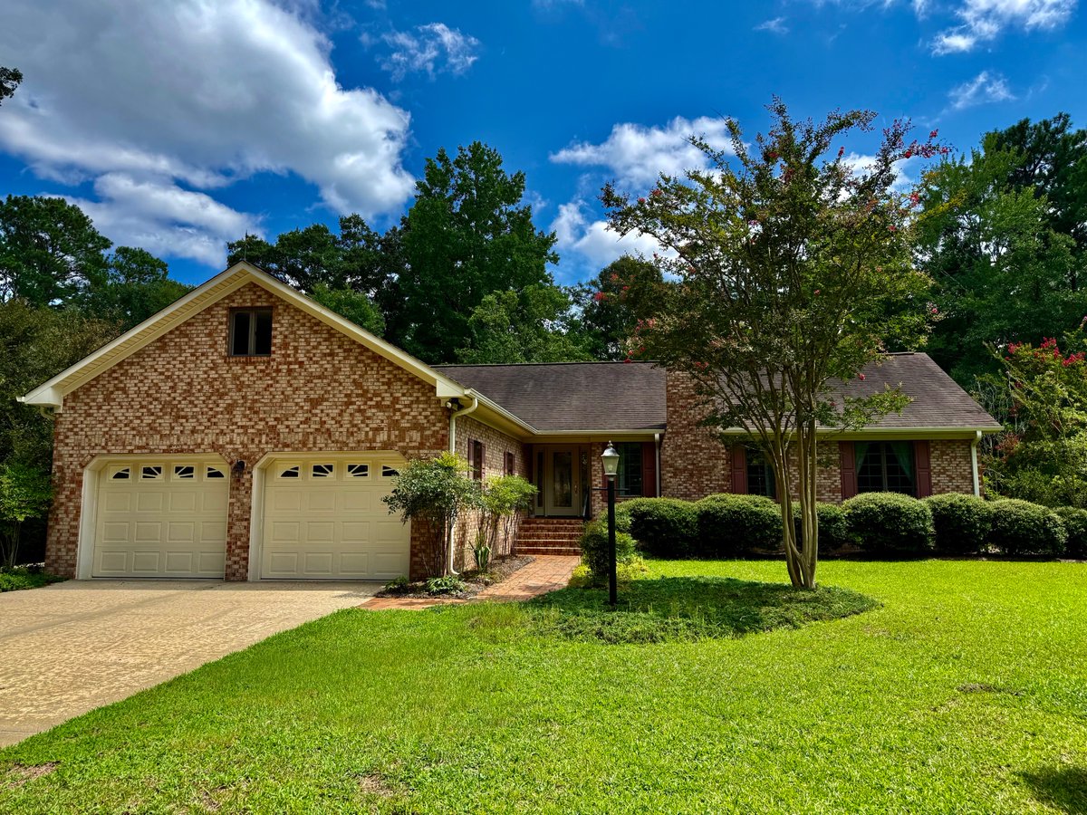 CNBHomes's tweet photo. JUST LISTED in Greenbrier! This home is a must see! Call us for more information or to schedule your private tour!
For More Information:
https://t.co/k8DKctCpta https://t.co/oRF25GXBd8