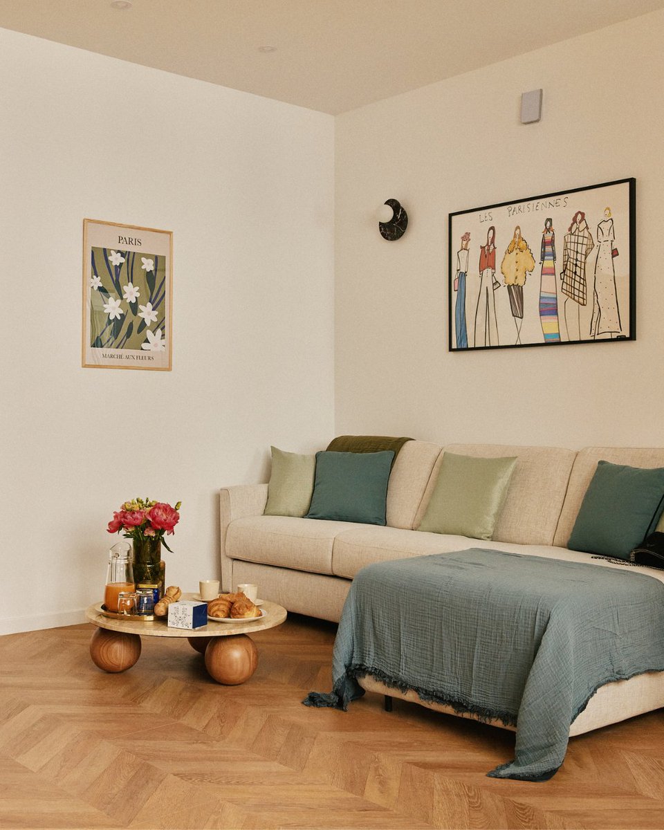 lavie_maison's tweet photo. The cloud feeling vibes you get when you decide to stay with Lavie Maison... Unmatched! 

We always try to create a decor that will make you feel at home. This one is in Paris, available on our website! :) 

#parisgetaway #parisstay #stayinparis #luxurystay #bnbparis https://t.co/V7AVknJ9FD