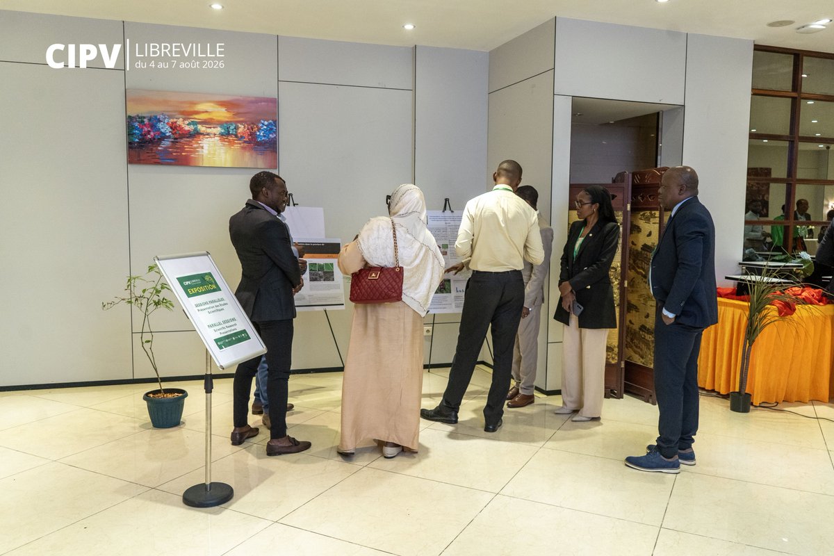 agasa_gabon's tweet photo. 🌱 #CIPV | Place aux sessions parallèles, dédiées au partage des connaissances scientifiques sur la santé des végétaux.
Chercheurs et experts présentent leurs travaux pour mieux comprendre les risques phytosanitaires et renforcer la protection des cultures.
@ippcnews 
@FAOPlants https://t.co/1mz67FJ8o2