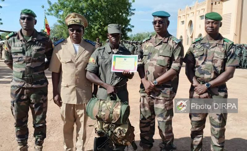 saheliens's tweet photo. #Mali 🇲🇱 : 254 recrues issues du #DDRI intègrent les Forces armées dans le cadre de la réconciliation nationale
Dans le cadre du processus de réconciliation nationale, 254 recrues issues du programme de Désarmement, Démobilisation, Réinsertion et Intégration (DDRI) ont été intégrées aux Forces armées maliennes (#FAMa). Cette cérémonie marque une étape concrète dans l’effort de réinsertion des anciens combattants et de consolidation de la paix.
#AES #Saheliens