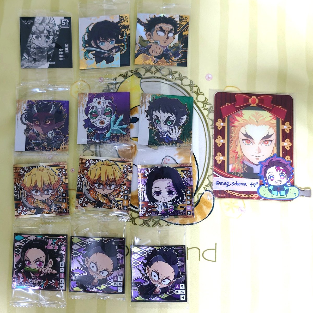 meg_schema's tweet photo. 【交換】
鬼滅の刃 其ノ十五 にふぉるめーしょん ディフォルメ シール ウエハース

【譲】画像①
宇髄👑 無一郎👑 悲鳴嶼 憎珀天 玉壺 獪岳👑 善逸 耀哉 禰󠄀豆子 玄弥

【求】画像②各1
煉獄 炭治郎

郵送。👑は煉獄(5th優先)含む交換のみ。
★の数合わせての交換◎。煉獄含むまとめて交換優先。

→ https://t.co/pZVhzJ1RQb