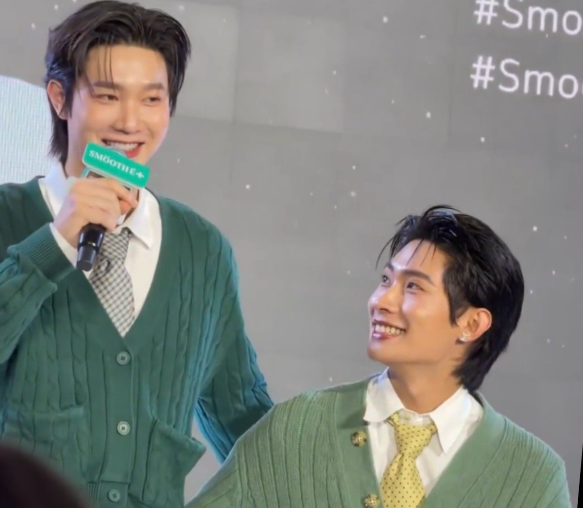fenhlq's tweet photo. ฟินไปหมด ยิ้มแฉ่ง ยิ้มกว้าง เต้อตาแม่แล้ว  มวลนี้คืออะไร บ้าจริง นี่เราหุบยิ้มไม่ได้

TTY SMOOTHE NEXT GEN SKIN

#SmoothExTutorYimNextGen https://t.co/M5sduOWEg5