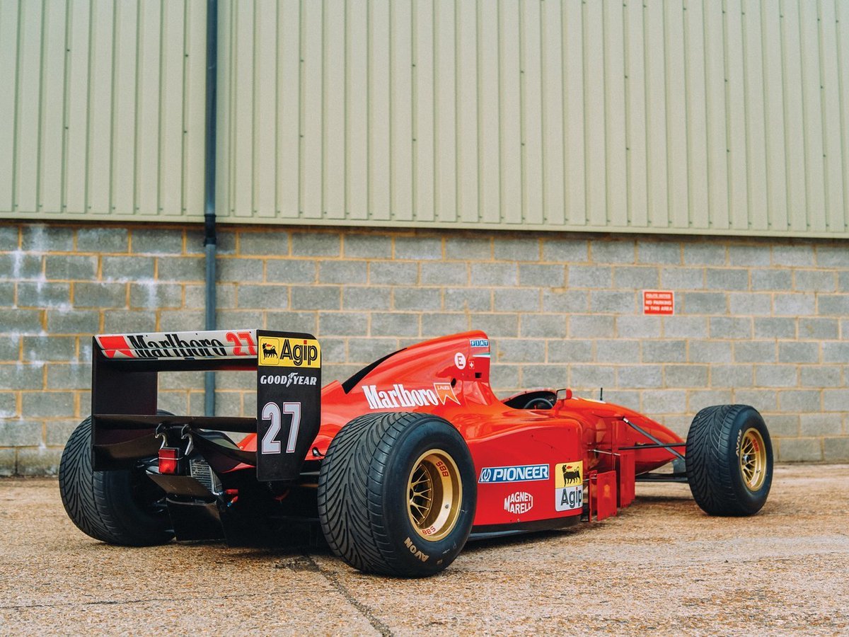 rocketengine's tweet photo. Ferrari 412T1B、
412T1の流麗な美しさを完全に破壊して、あるものを可能な限り利用して再構築した現地改修的なデザインが好き https://t.co/fX0MHrJfAP