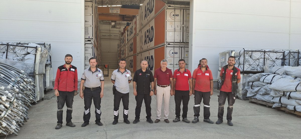 Raydin33's tweet photo. Yaklaşık 3 Yıldır İlimizde Mesai Harcadığımız AFAD İl Müdürümüz Sn Ahmet Taşdemir Müdürümüzün  @afad_nevsehir İl Müdürü Olarak Atanması Sebebiyle Veda Ziyareti Vesilesiyle Vedalaşma Ziyaretinde Bulundu Yeni Görev YerindeBaşarılar Diliyorum. Yolunuz Açık Olsun Müdürüm @adastemir https://t.co/UBdYEHDTT8