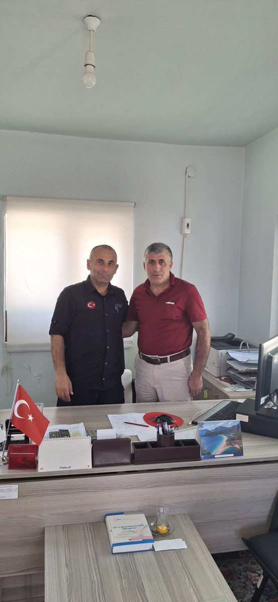 Raydin33's tweet photo. Yaklaşık 3 Yıldır İlimizde Mesai Harcadığımız AFAD İl Müdürümüz Sn Ahmet Taşdemir Müdürümüzün  @afad_nevsehir İl Müdürü Olarak Atanması Sebebiyle Veda Ziyareti Vesilesiyle Vedalaşma Ziyaretinde Bulundu Yeni Görev YerindeBaşarılar Diliyorum. Yolunuz Açık Olsun Müdürüm @adastemir https://t.co/UBdYEHDTT8