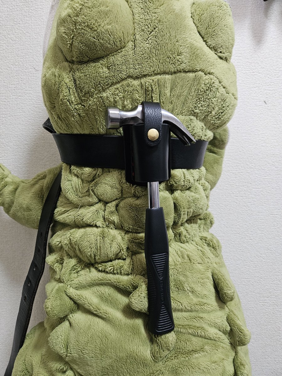 CBLeather1231's tweet photo. ネイルハンマーのホルスターです⚒️

 #レザークラフト https://t.co/Tp9yuNcBqI