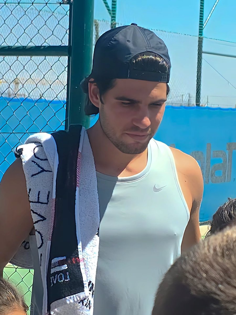 alcarchive's tweet photo. carlitooooos https://t.co/X3xdqlTVsy