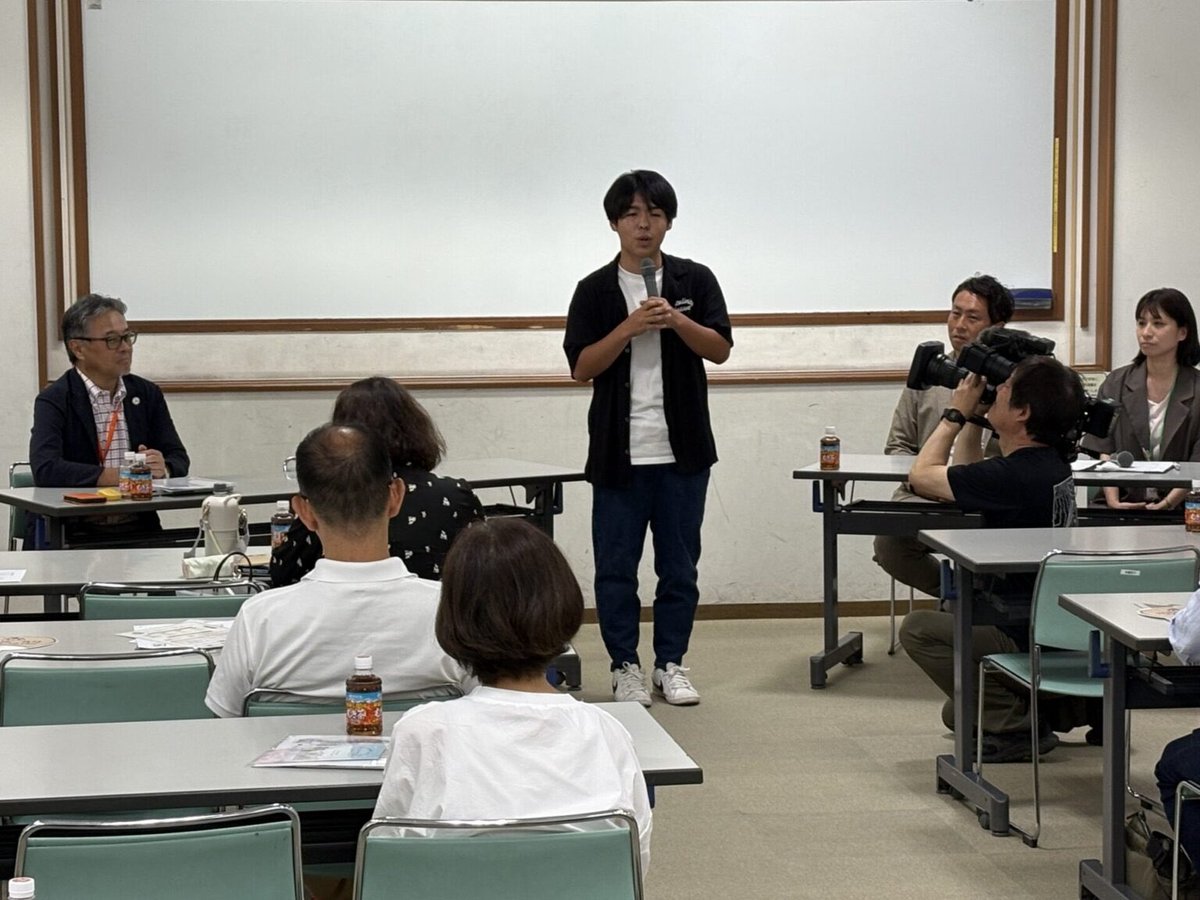 irifuneryo's tweet photo. 昨日、里親支援センターウェルこころ主催、施設長・城村と卒園生の都晴人さんのトークイベントが開催されました。
「児童養護施設からの自立」について一緒に考える、大変有意義な時間となりました。
暑い中ご参加いただいたたくさんの皆様、ありがとうございました。
#大阪市 #児童養護施設 #自立 https://t.co/HBqcr7YFFR