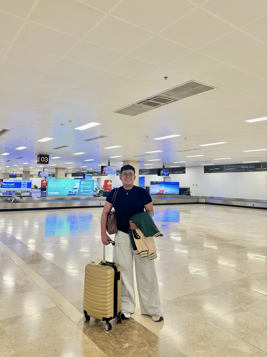 bacsjunior's tweet photo. Touch down queen city of the south ✨
#CebuCity https://t.co/xUdNuu0Lk1