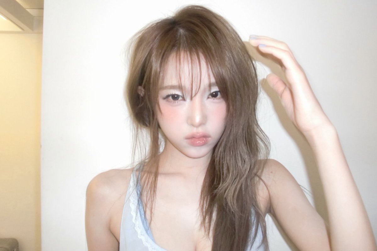 yenapix's tweet photo. her perfect face https://t.co/7ZdFapXMx2