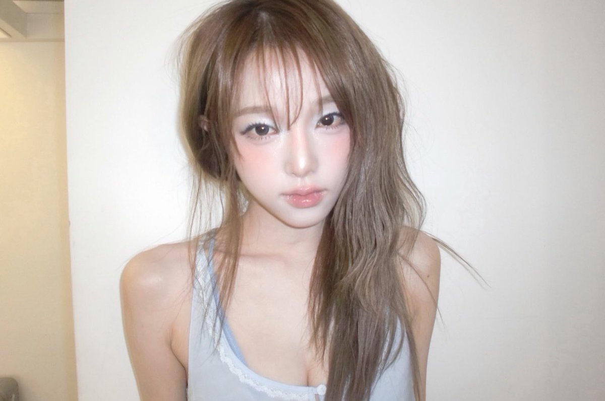 yenapix's tweet photo. her perfect face https://t.co/7ZdFapXMx2