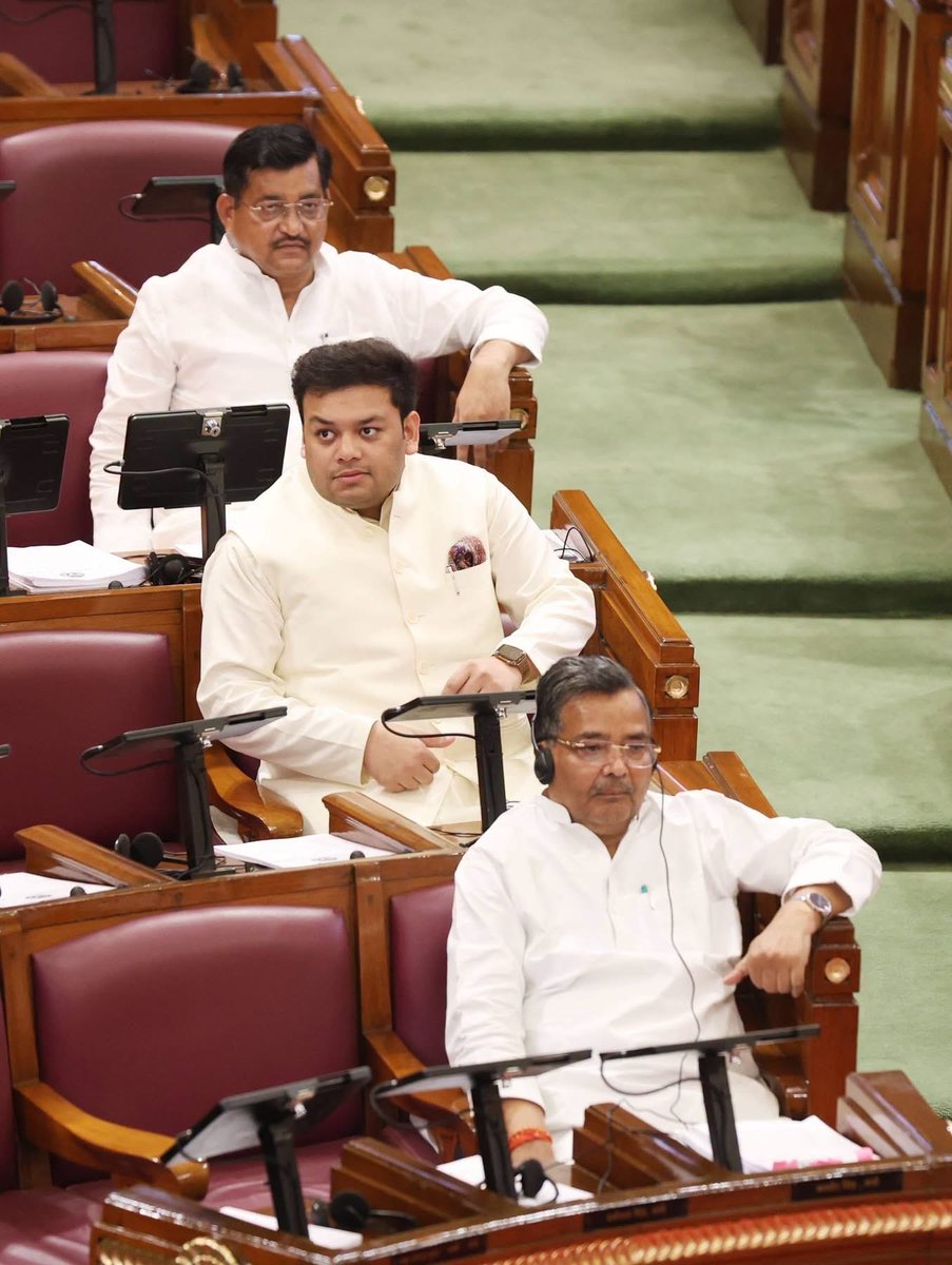 thisissanjubjp's tweet photo. उत्तर प्रदेश विधानसभा के मानसून सत्र-2026 के द्वितीय दिवस आज माननीय मुख्यमंत्री श्री @myogiadityanath जी के साथ सदन की कार्यवाही में सम्मिलित हुआ।

माननीय मुख्यमंत्री जी के यशस्वी नेतृत्व में हम जनहित के विषयों पर सार्थक चर्चा करते हुए जनकल्याणकारी योजनाओं को प्रभावी रूप से धरातल पर उतारने और प्रदेशवासियों की सेवा के लिए निरंतर प्रतिबद्ध हैं।