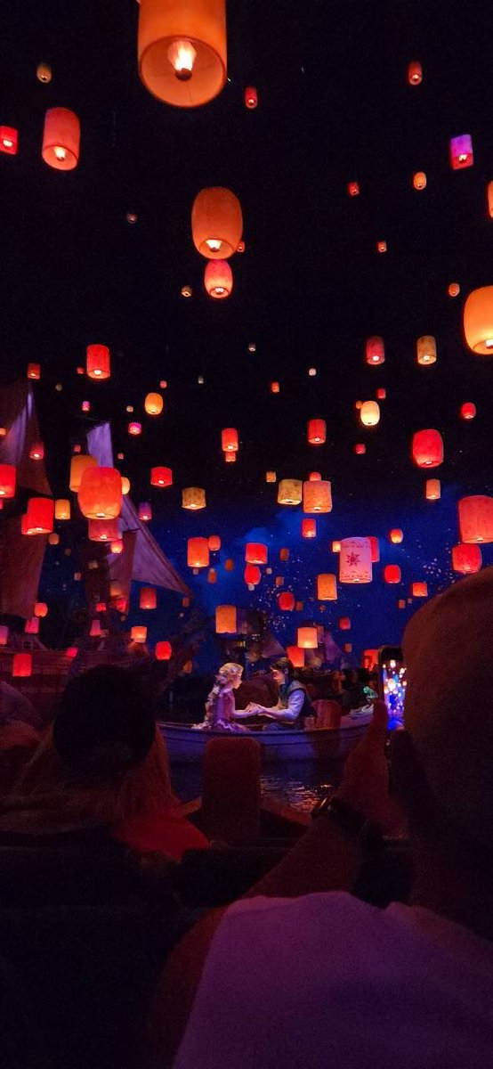 k_left15's tweet photo. DisneySea･:*+. https://t.co/BlljS36Uzr