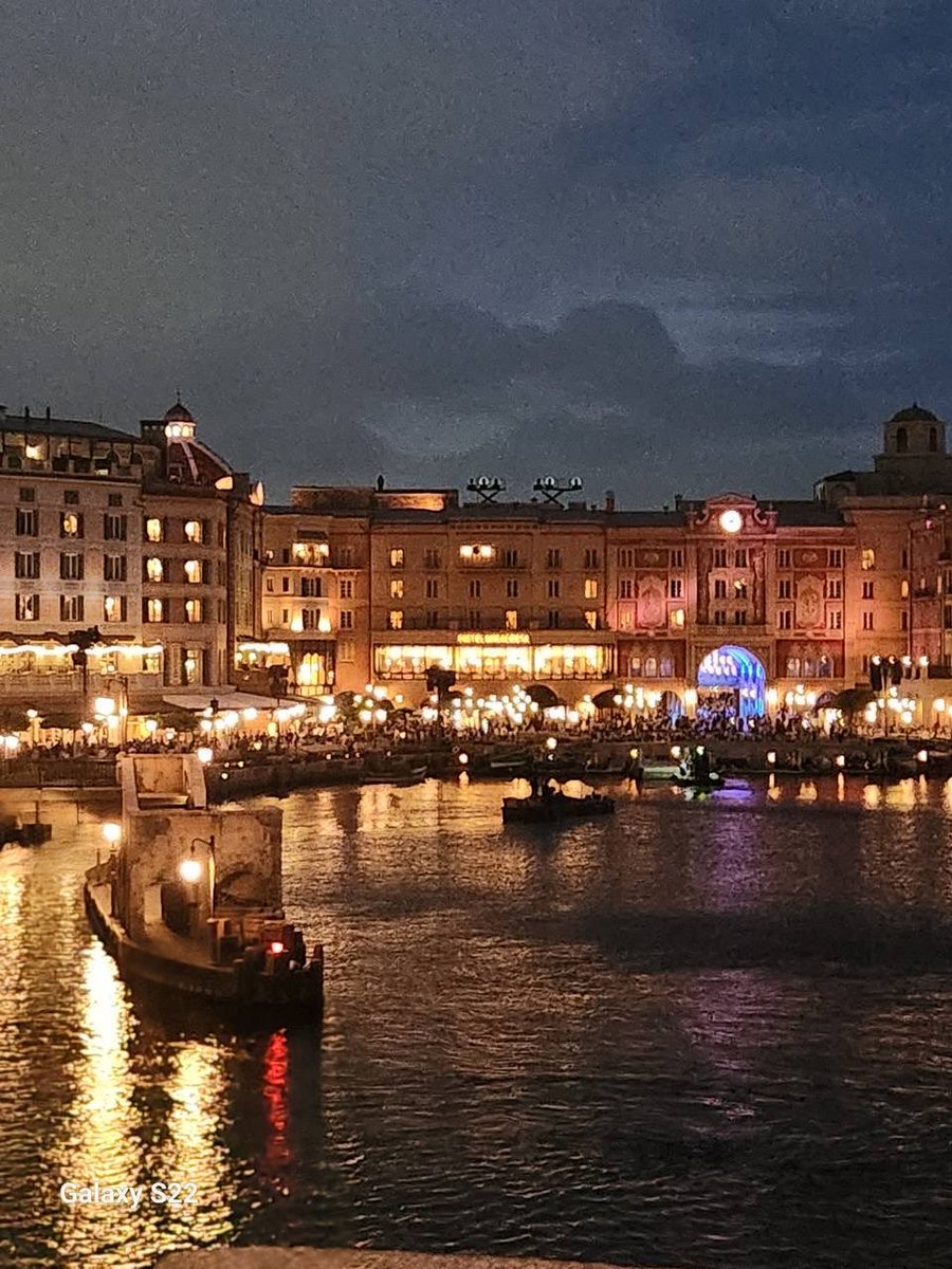 k_left15's tweet photo. DisneySea･:*+. https://t.co/BlljS36Uzr