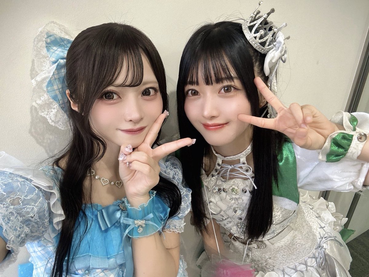 touno_aya's tweet photo. 手羽先センセーションさんの きり👶🏻💚
お互い今は違うグループだけどこうしてTIFで会えて嬉しいよ、、(´･･)ﾉ(._.`)♡♡ずっときりの歌声がだいすきだぞおお🥺🍀🎶 https://t.co/kCMYuW3fCd