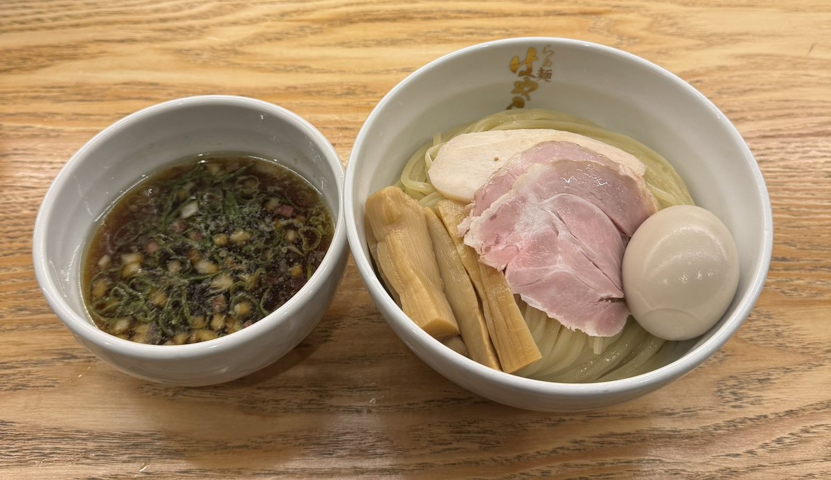Eru20240502's tweet photo. らぁ麺はやし田@北千住

💖限定柚子香る冷やしらぁ麺・特製つけ麺大盛・マキシマムTKG
🌟ビール・ハイボール

豚山に行こうとしたら
めっちゃ混んでて諦めた😢

帰りに たこ焼き買ってもらいました🐙
美味しかったです🐙

ご馳走様でした❣️ https://t.co/uVJtRRDxAz