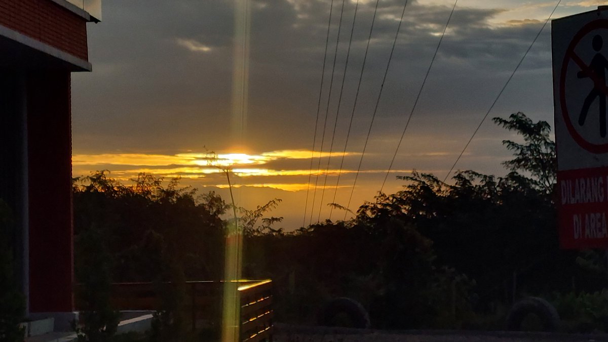 justfat_han's tweet photo. 🌅 https://t.co/VDCS4CqKZf