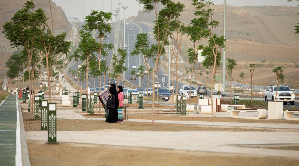 asirmunicipal's tweet photo. نصنع المكان لأجل الإنسان… فمن خلال مشاريع الأنسنة، نطوّر الفضاءات العامة، ونصنع وجهات حضرية ترتقي بالمشهد الحضري وتعزز جودة الحياة وتلبي تطلعات الإنسان .

📍مشروع طريق مرحبًا  ألف 
#أمانة_عسير https://t.co/IGvXZ9fDIB
