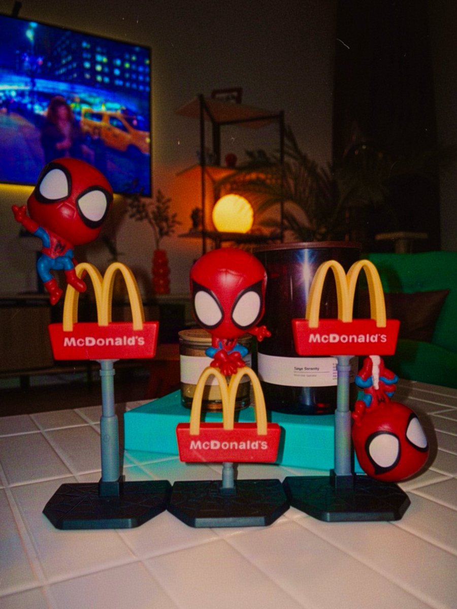 0707Alp's tweet photo. Some Spiderverse shenanigans #spiderman #spidermanbrandnewday https://t.co/nVmX7i1NF6