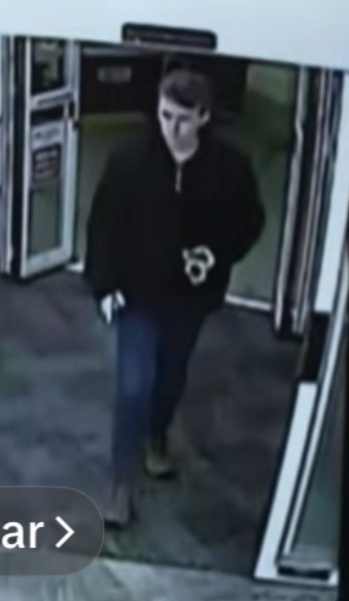 BrittanyLRomano's tweet photo. I have plenty of questions about the Lindsay Clancy case, but let’s start with the easiest one: Why is Patrick Clancy wearing sneakers in the 3V footage and boots in the CVS footage? Asking for the timeline to timeline. https://t.co/dzWzpNRdUC