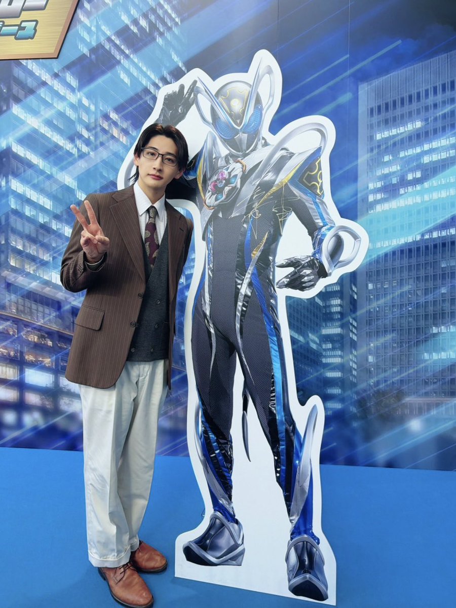 Hayate_ataka's tweet photo. 本日は『仮面ライダーマイス』制作発表会見、ありがとうございました！

改めまして麻尾達臣役を務めさせていただきま���。
これから一年間『仮面ライダーマイス』をよろしくお願いします！

ぜひ放送を楽しみにしていてください！

#仮面ライダーマイス https://t.co/FFCuQncdQM
