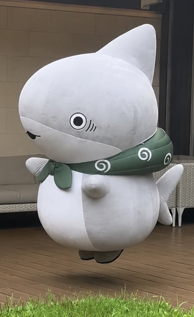ale2557's tweet photo. 飛んでる子ザメ！！

#おでかけ子ザメ
#子ザメちゃん
#おでかけ子ザメ展 https://t.co/gogIf2Ye1s