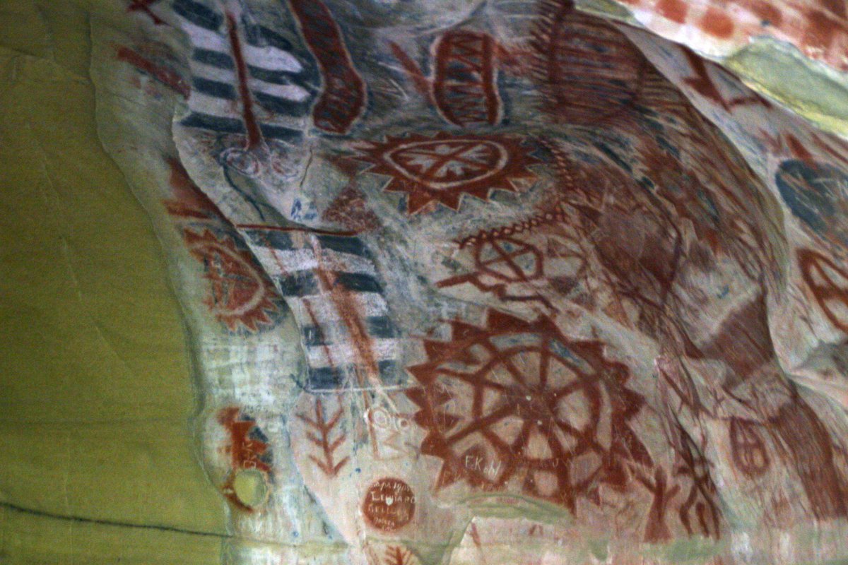 DrGregLittle2's tweet photo. "Chumash art on the walls of Painted Cave in the mountains above Santa Barbara."
From: Doc Searls, CC 2.0. https://t.co/Mx40y4UBxv