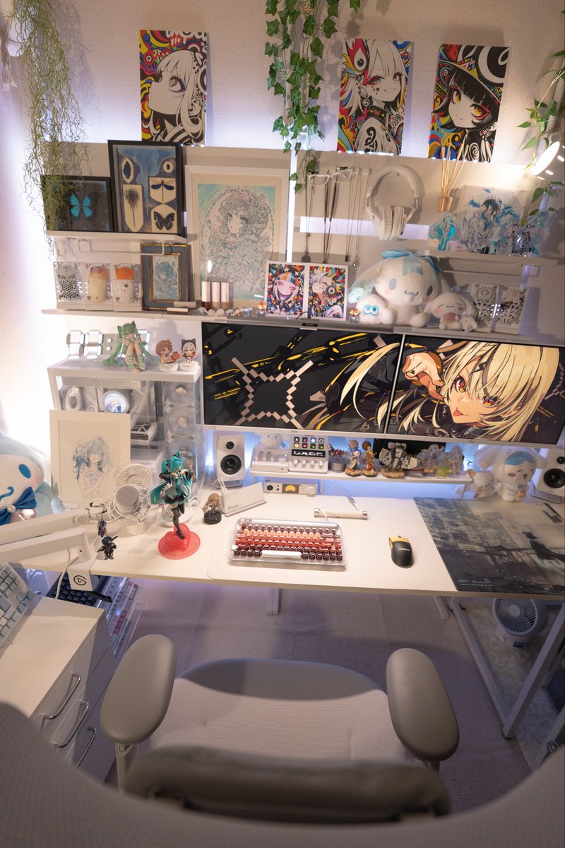 3_hyokkori's tweet photo. White……Q-chan, you know...🫶
#desksetup #WALLHACK https://t.co/sNaI4LSIOH