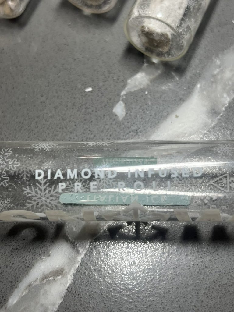 mrzunget's tweet photo. Snow Infused Prerolls

Shipped 📦:
1000 @ 2500
500 @ 1500
100 @ 325
50 @ 200
25 @ 150
#drugtwt #prerolls https://t.co/RC9ON4vofu