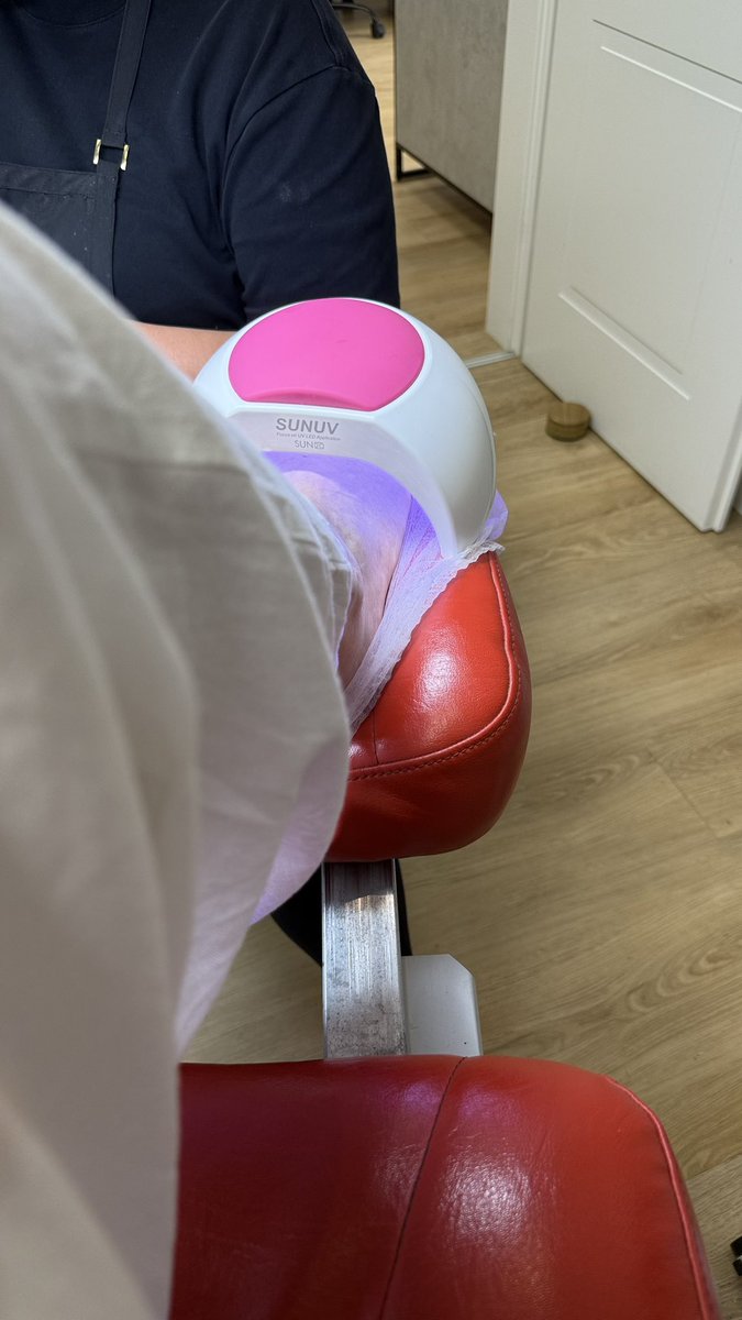 blonde_fox_'s tweet photo. Gepflegte Füße sind ein Muss! Deswegen gehe ich auch regelmäßig zur Pediküre. Zum Glück muss ich für die Kosten nicht selbst aufkommen 🤭 https://t.co/qSVGJYS1qS
