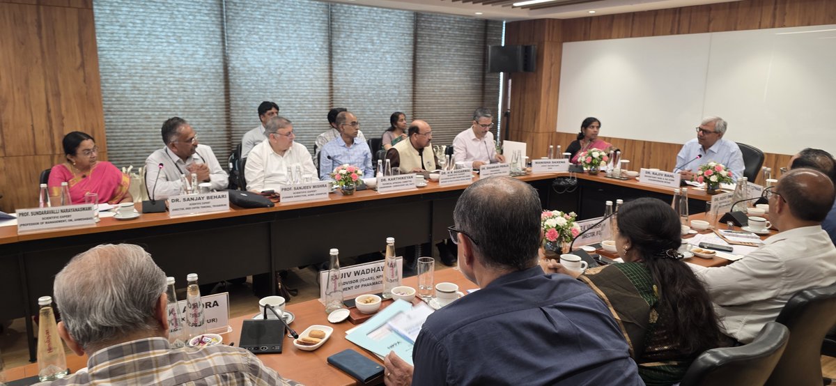 DhrHtain's tweet photo. HTAIn is delighted to welcome our newly constituted Medical Technology Assessment Board under the Chairmanship of Dr. Rajiv Bahl, Secy DHR & DG ICMR. Ms Manisha Saxena, JS DHR & Dr Shankar Prinja, Director HTAIn briefed the Board on #HTAIn activities & sensitized members on #HTA https://t.co/Xwysl31Z4C