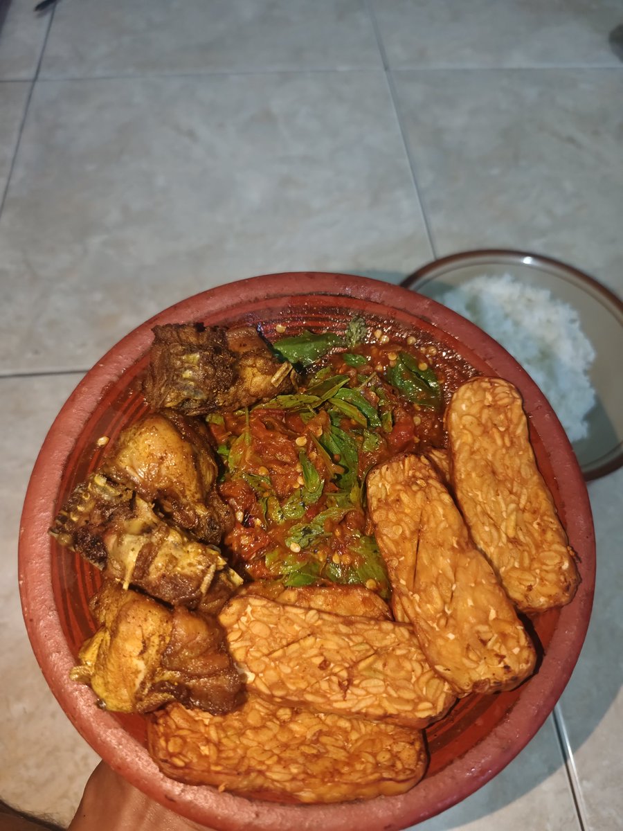 divinerapierr's tweet photo. yaAllah, semoga dengan ini, istriku bisa bebas masuk ke surgamu dari pintu mana saja, aamiin 🤲🤍🤍🤍🫶 https://t.co/BrB0dEdCso