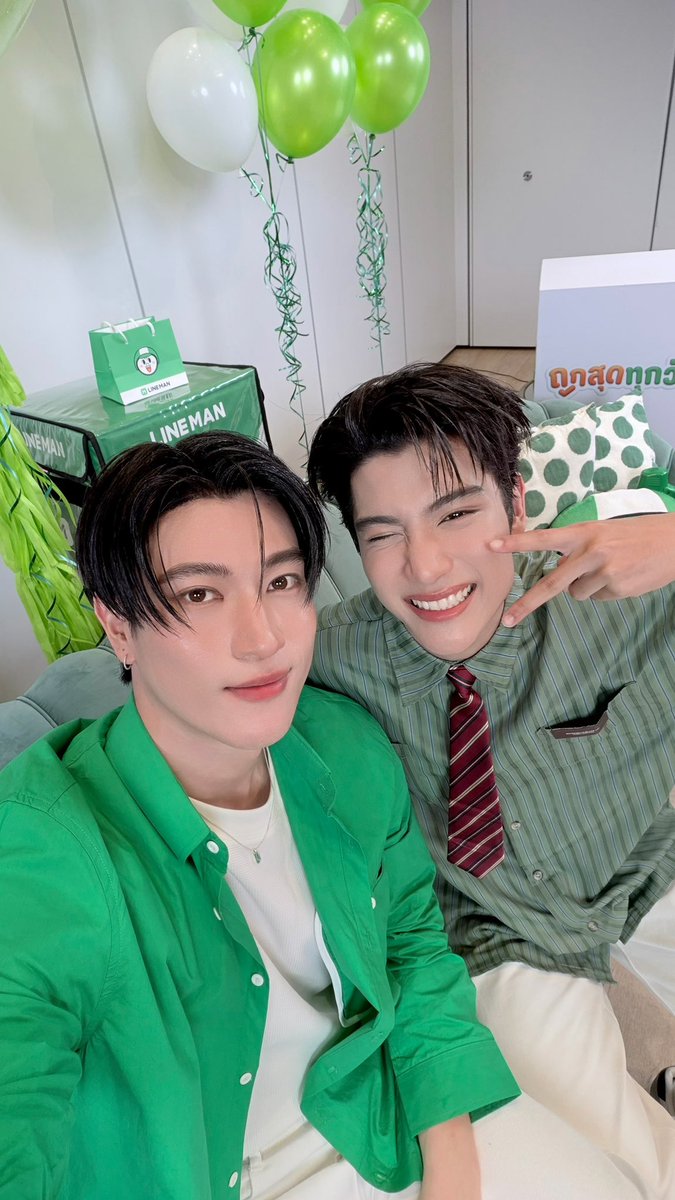 Ongsacelcius1's tweet photo. #LINEMANถูกสุดทุกวันxอินองศา สนุกมั้ยคับ มาครั้งแรกแต่ผมกับพี่อินสนุกสุดๆไปเลย 💚
ขอบคุณ #LINEMAN ที่ชวนมาทำอะไรสนุกๆ ไว้เจอกันอีกโอกาสหน้าน้าทุกคน 

#LINEMANถูกสุดทุกวัน #LINEMANWongnaiUsersChoice https://t.co/dM0MYkgCa3