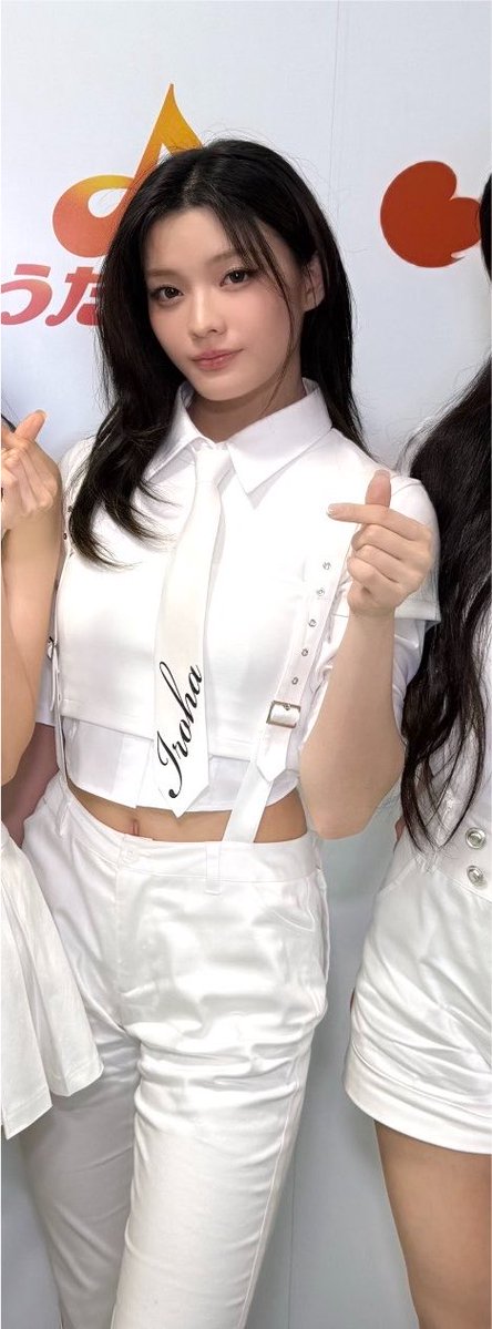 GLLIT_naya's tweet photo. いつもの可愛らしい衣装も好きだけどこの衣装好きすぎる🥰 https://t.co/P1B2X3spaQ