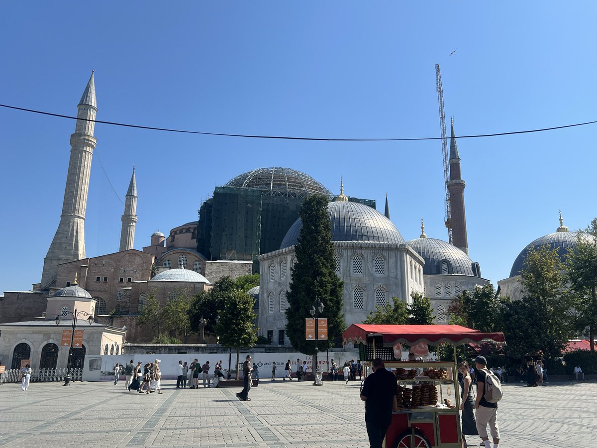 pdbRoco's tweet photo. Santa Sofía y Mezquita Azul (Estambul) https://t.co/ktjcZkFGEd