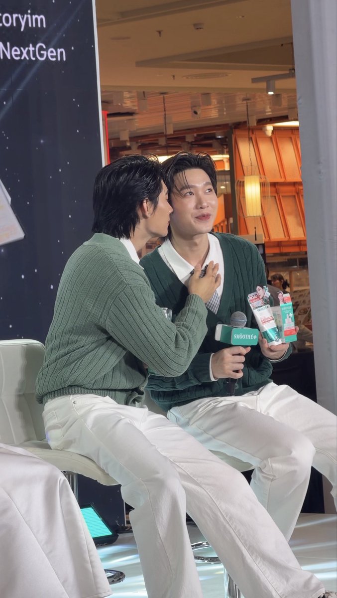 SmoothlifeTH's tweet photo. เห็นว่าหอม ขอดมหน่อยย 🤩

#SmoothExTutorYimNextGen
#SmoothlifecomxTutorYim
#ติวเตอร์ยิม https://t.co/9ZZvdnADUU