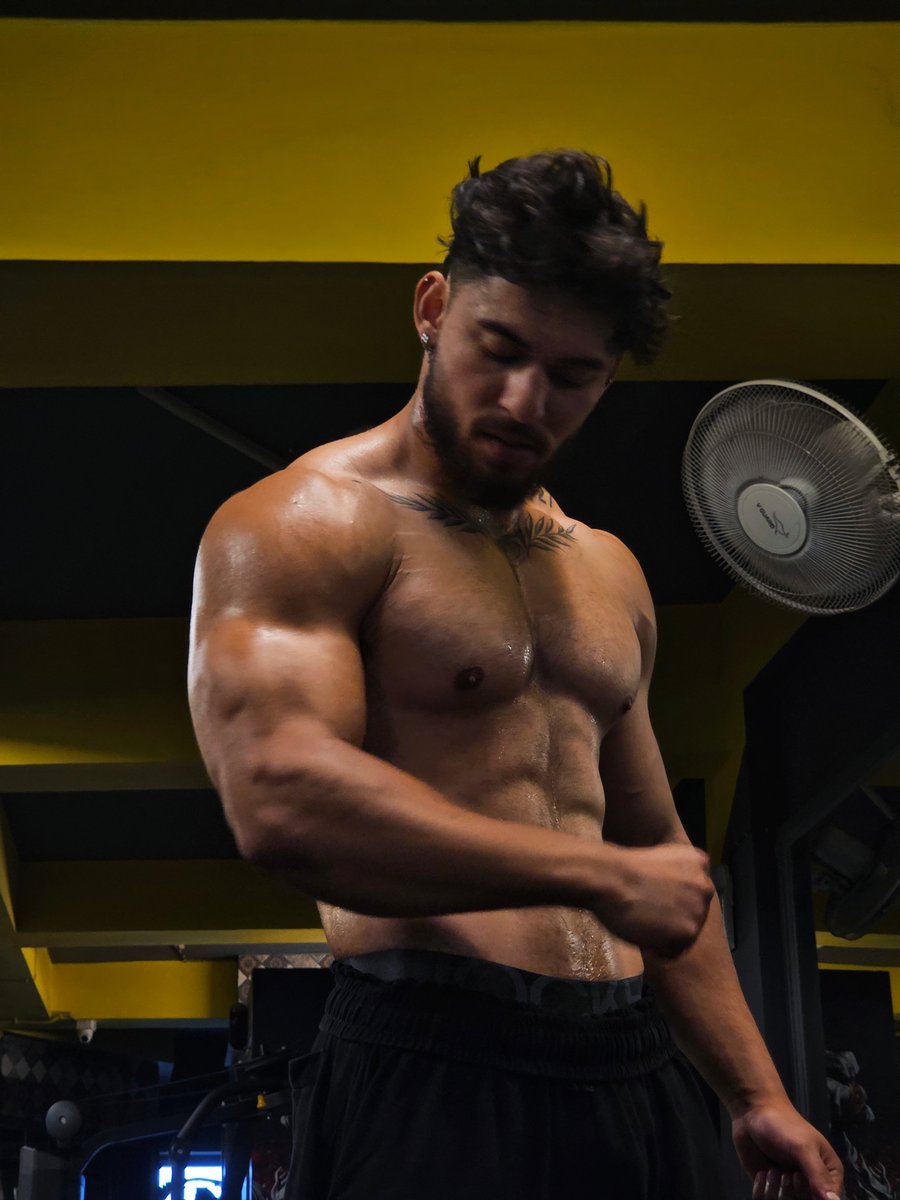 alphamuscleone's tweet photo. Most people train for looks. I trained so you’d never forget this view. Bio has the real rides. https://t.co/pQFnyvZpWj