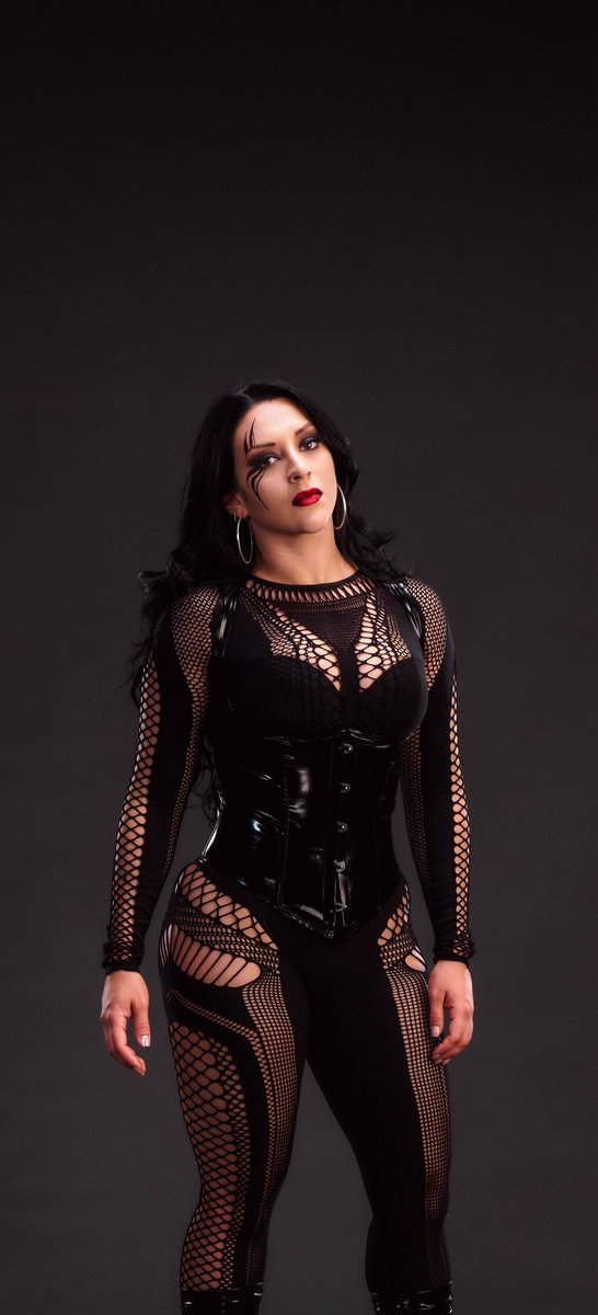 light_exploring's tweet photo. Darkness return to #wweraw #StephanieVaquer https://t.co/GnyR0DoJRd