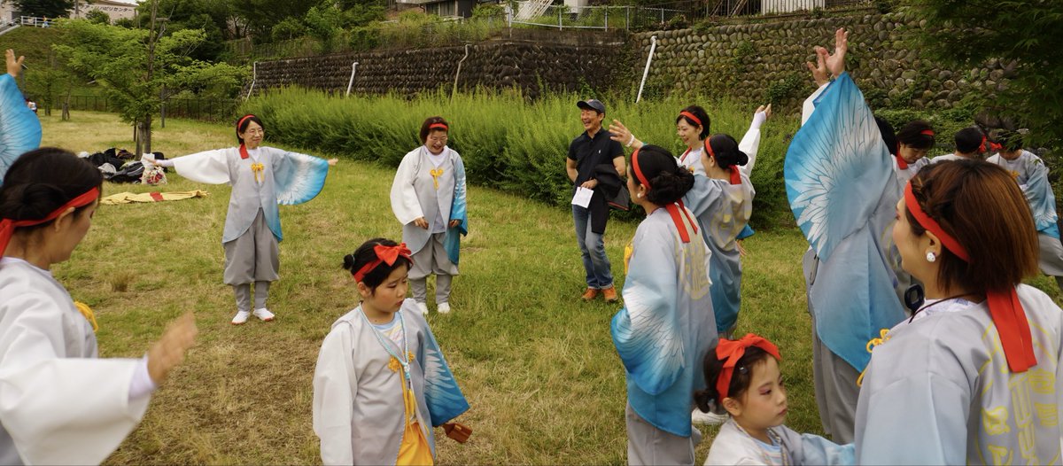 kiraboshi2005's tweet photo. 【ふれあい納涼盆踊り大会】
先日は、地元愛あふれる素敵な会場で演舞させていただき、ありがとうございました。

暑い中ではありましたが、総踊りにもご参加いただきありがとうございます😭😭

集合写真を撮っていないので、オフモードをお届け！
 #煌 ☆ #きらぼし  #長根台  #緑区  #大清水 https://t.co/Rn5WsMKM7p