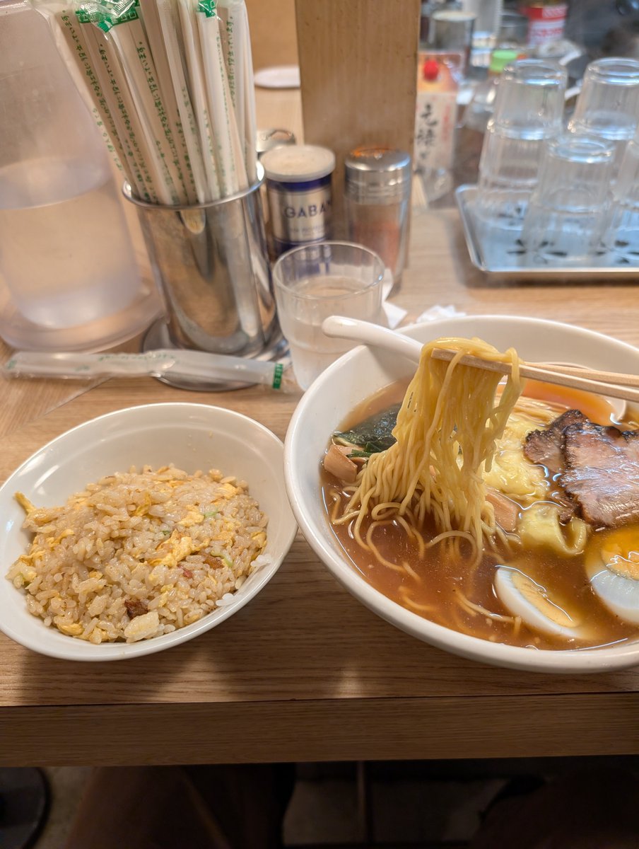 ikutaN_K's tweet photo. 麺飯厨房 青葉台
ラーメンはとっても普通だったが、炒め物が美味い
次は炒め丼セットにする https://t.co/5Xo04XBxOX