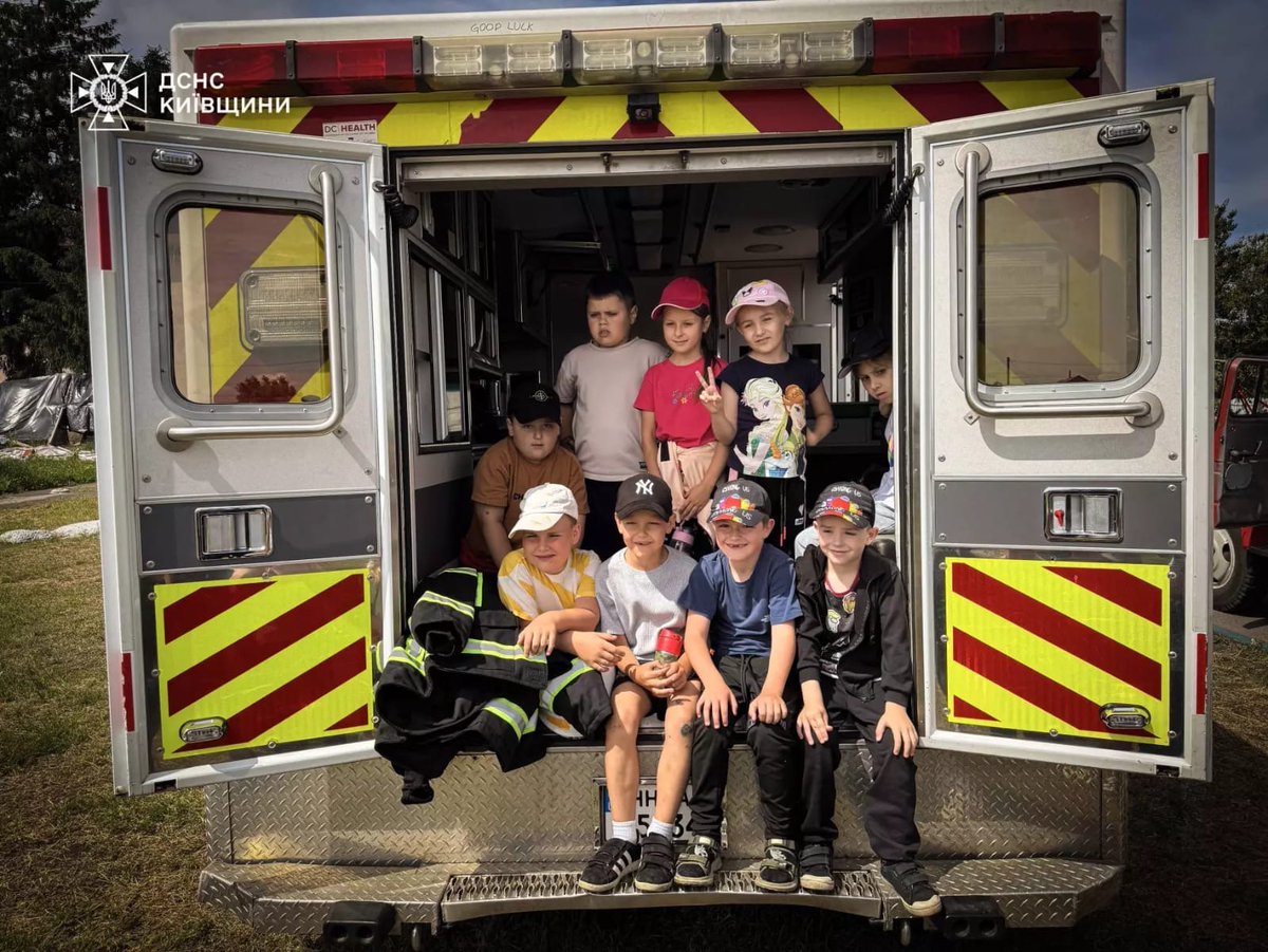 AmbulancesU's tweet photo. We are working shipping more emergency vehicles (126 &amp; 127). We want to pause and express our gratitude to all of our supporters, donors and partners from around the world that have helped us answer God's call to help the people of Ukraine. Thank you. #UkraineWillWin #grateful https://t.co/UonxGnQCri