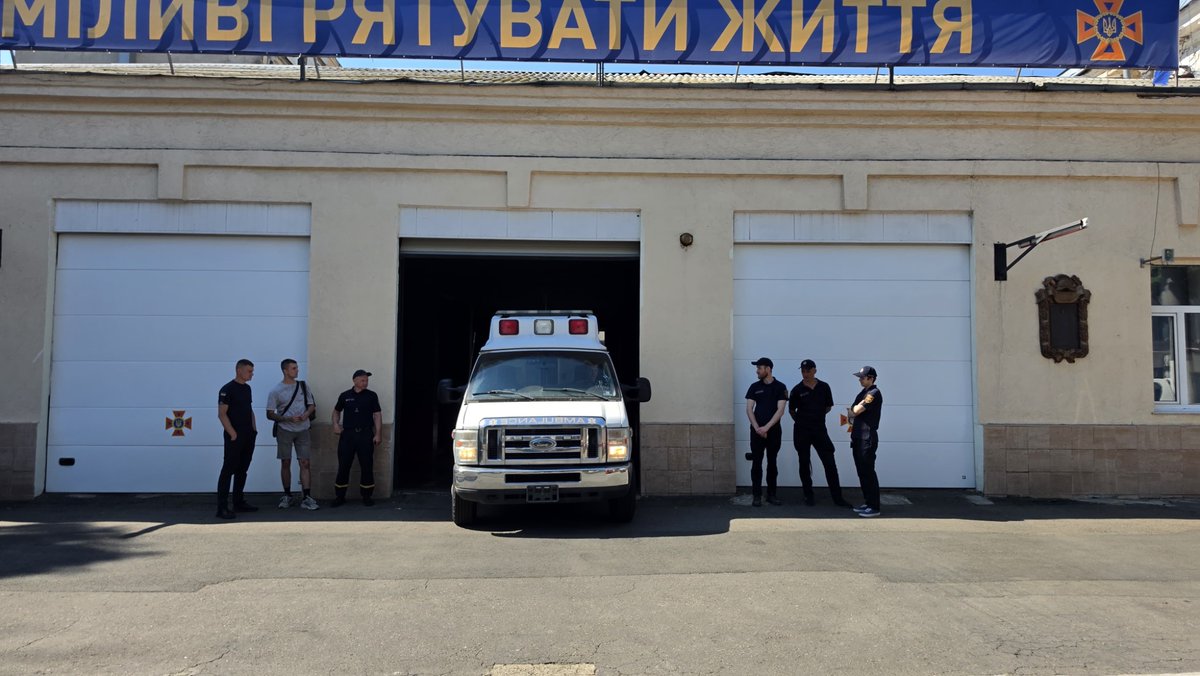 AmbulancesU's tweet photo. We are working shipping more emergency vehicles (126 &amp; 127). We want to pause and express our gratitude to all of our supporters, donors and partners from around the world that have helped us answer God's call to help the people of Ukraine. Thank you. #UkraineWillWin #grateful https://t.co/UonxGnQCri