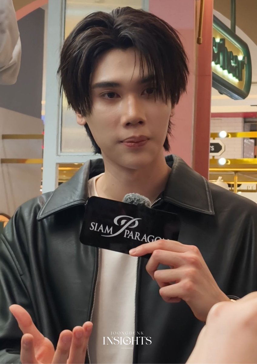 JDInsights_'s tweet photo. #dunknatachai #NAVORI

Nong Dunk interview, looking so handsome😻 https://t.co/4Y1YNwYrqU