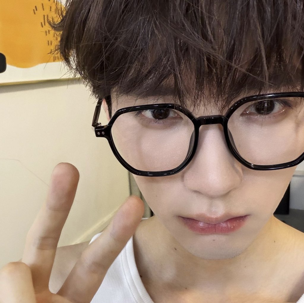 zzuiiz1's tweet photo. 아귀여워!!! https://t.co/8GDri88TVK