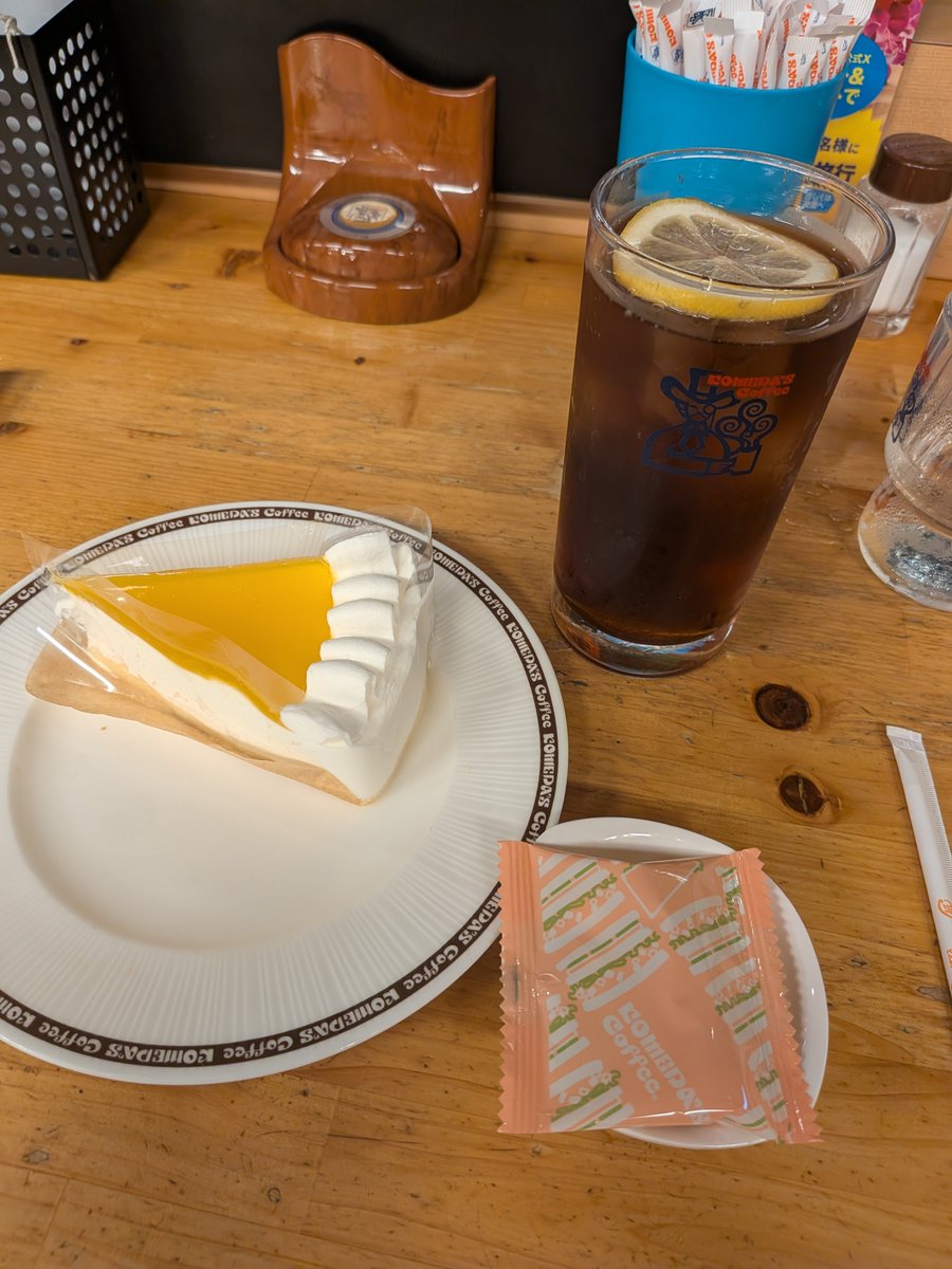 kyo_panko's tweet photo. コメダでミックストースト。マンゴーケーキも食べました🍰 https://t.co/B666Xrwf8u