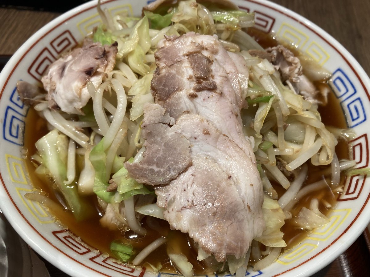 AtlusPkmn's tweet photo. 野菜だけ激流の可能性があるが普通に細麺という不思議すぎる体験だった、信じるか信じないかはあなた次第です https://t.co/anEXUineiE